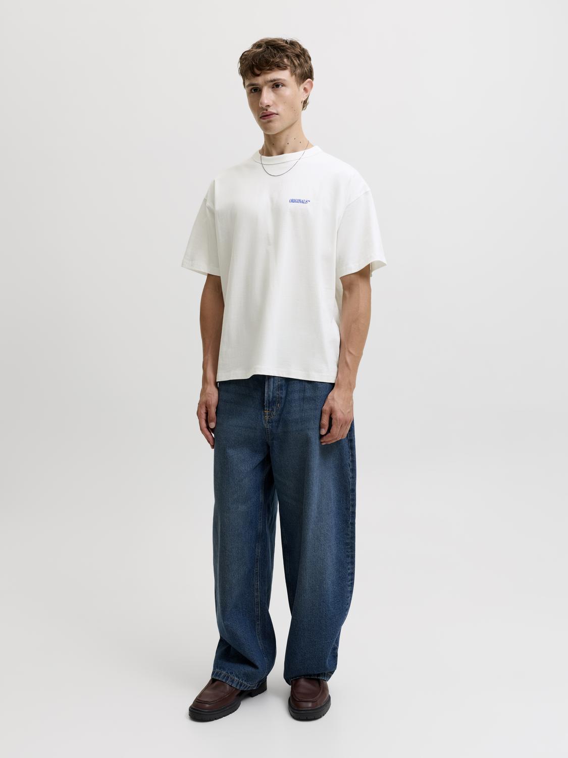 model_shot-front_full